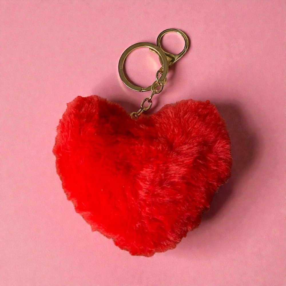 Plush Heart-shaped Keychain Bag Charm in Red Faux Fur - Picture 5 of 6